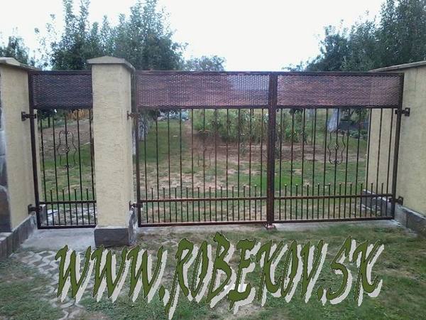Kovaná brána na mieru – realizácia ROBEKOV, fotografia 75