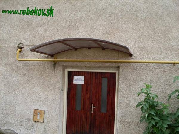 Kovový prístrešok na mieru – realizácia ROBEKOV, fotografia 20