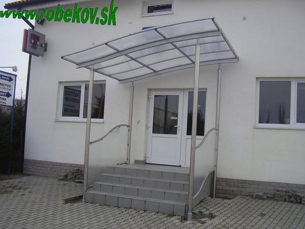 Kovový prístrešok na mieru – realizácia ROBEKOV, fotografia 23