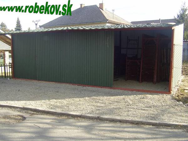 Kovový prístrešok na mieru – realizácia ROBEKOV, fotografia 17