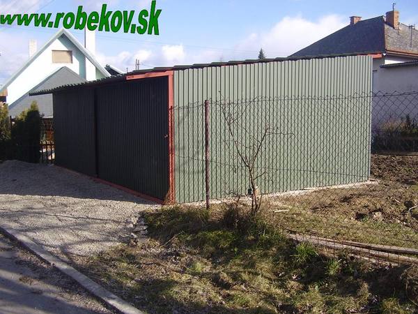 Kovový prístrešok na mieru – realizácia ROBEKOV, fotografia 5
